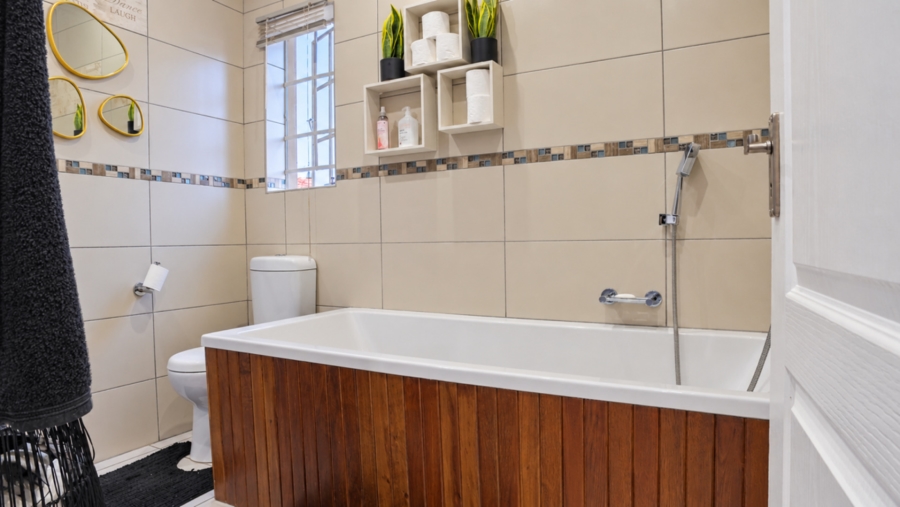 3 Bedroom Property for Sale in Waterkloof East North West